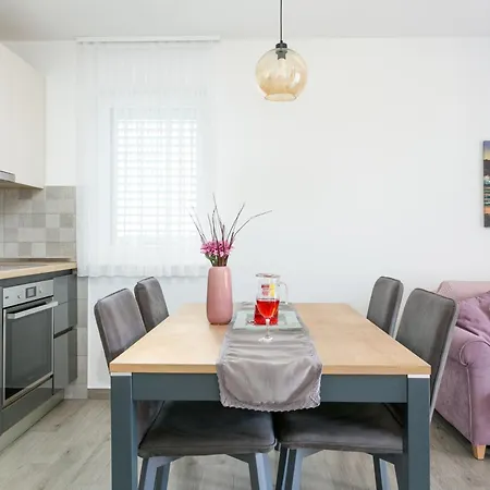 With A Parking Space Seget Donji, Trogir - 23273 Appartamento Donji Seget