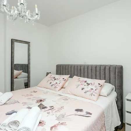 With A Parking Space Seget Donji, Trogir - 23273 Appartamento Donji Seget