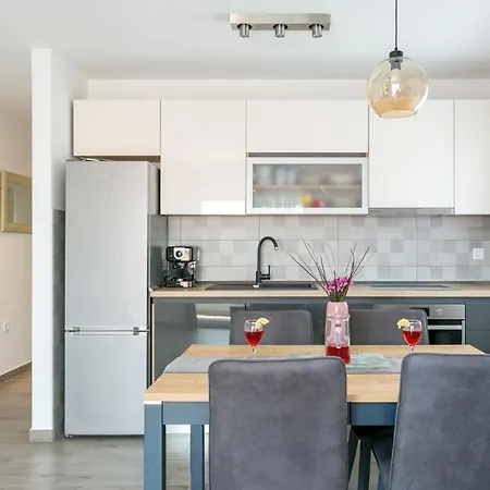 Διαμέρισμα With Parking Space Seget Donji, Trogir - 23273