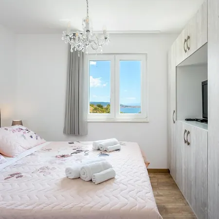 Διαμέρισμα With Parking Space Seget Donji, Trogir - 23273