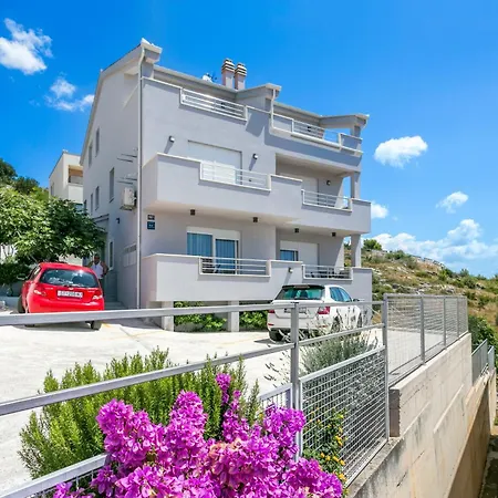 Διαμέρισμα With Parking Space Seget Donji, Trogir - 23273 *