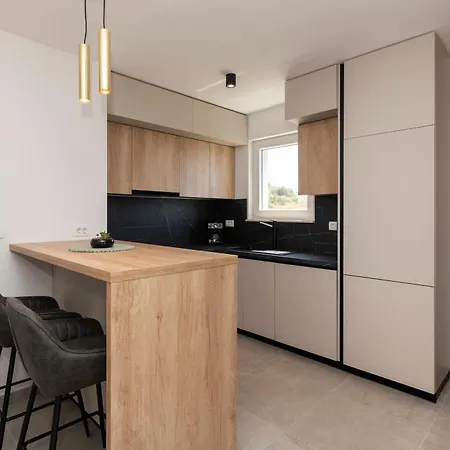 Appartement With Parking Space Seget Donji, Trogir - 23273 *