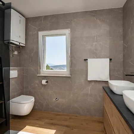 Appartement With Parking Space Seget Donji, Trogir - 23273 Donji Seget